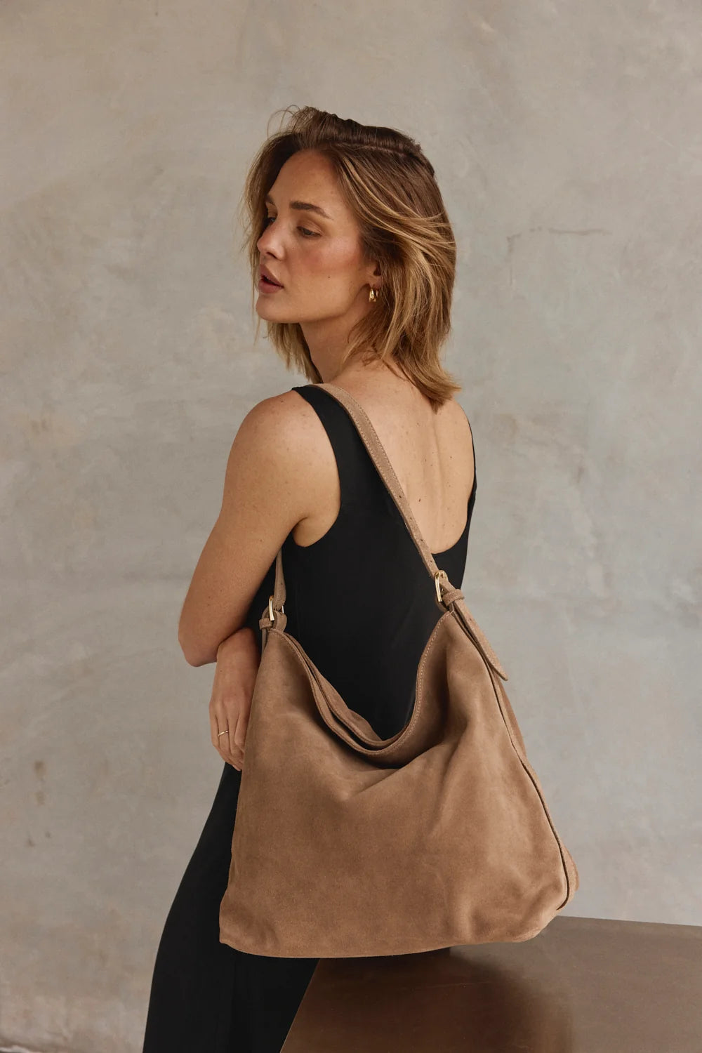 Vestirsi - Savannah Suede Hobo Bag / Brown