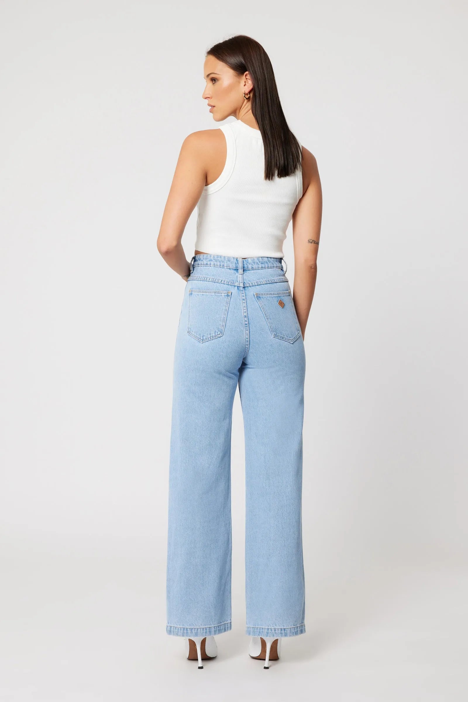 Abrand 94 Wide Kendall Jeans – Light Vintage Blue