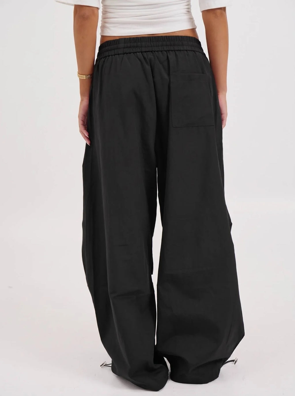 Smaibulun- Mila Cargo Pants / Black