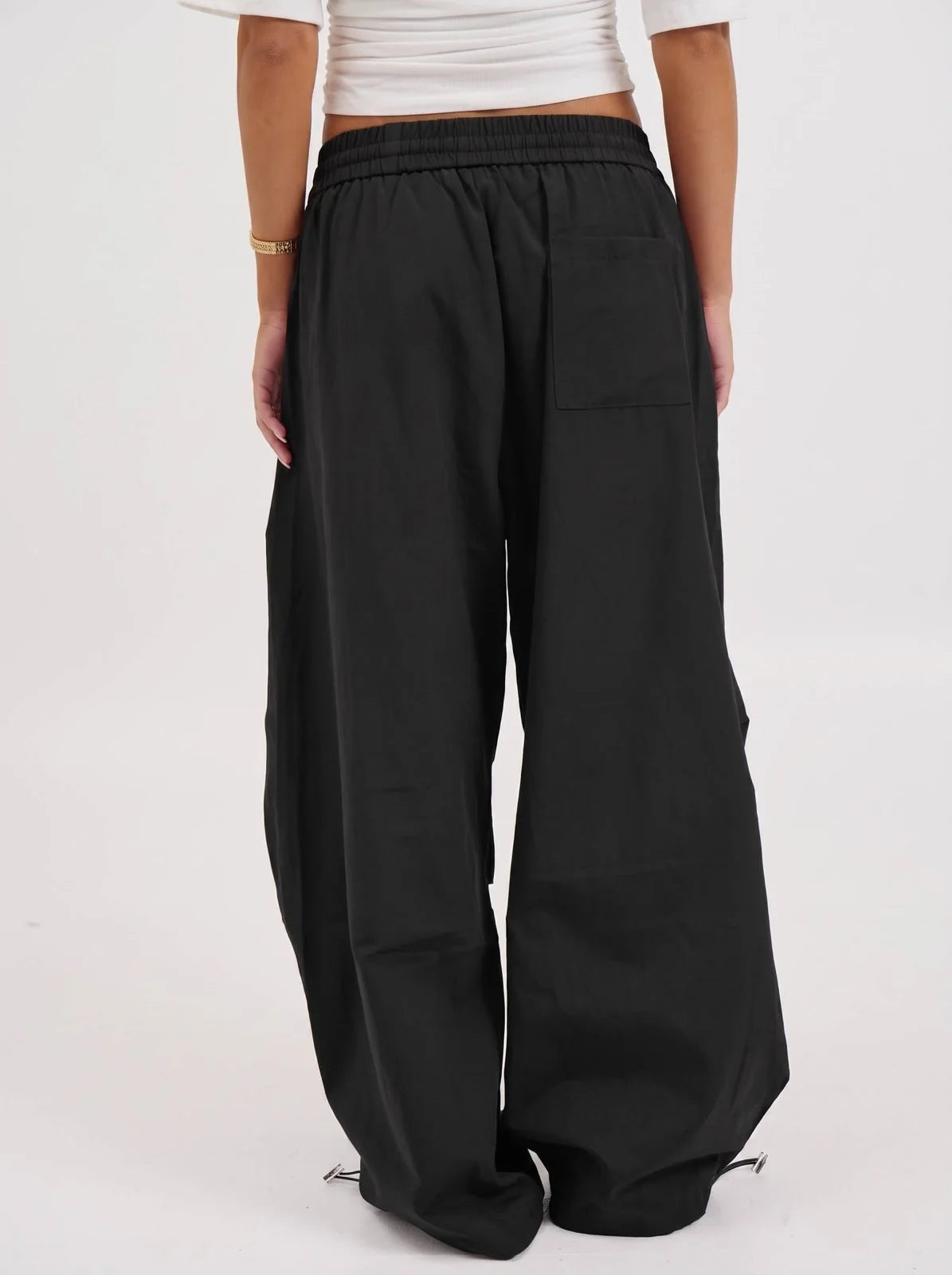 Smaibulun- Mila Cargo Pants / Black